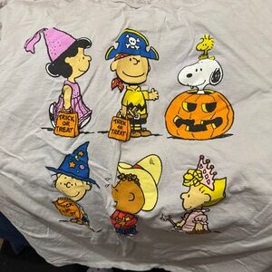 Peanuts Halloween tshirt